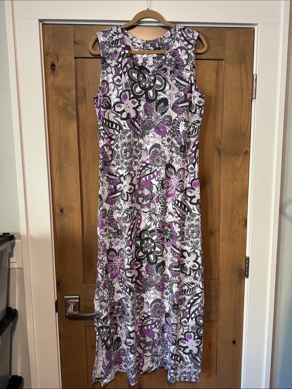 D&CO Sleeveless Floral Maxi Dress Womens M Resortwear vacation loungewear